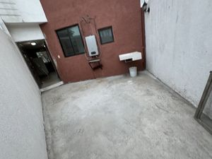 Casa en renta de 3 recamaras, amplio jardín en privada zona Álamos , Querétaro