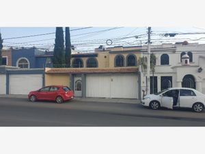 Casa en Renta en Villas del Parque Querétaro