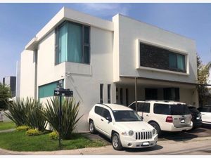 Casa en Venta en Virreyes Residencial Zapopan