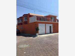 Casa en venta en 2DA PRIV. IZTACIHUATL 26, El Popo, Atlixco, Puebla.  Hostería Del Parque, Jardín Tinto Artesano, MELY'S DELI Restaurante - Café