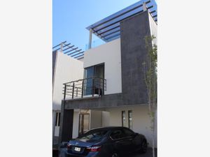 Casa en Renta en Del Parque Residencial El Marqués