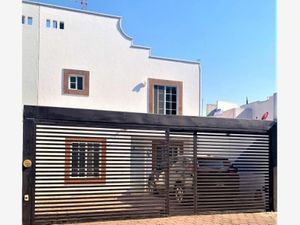 Casa en Venta en Cruz de Fuego Corregidora