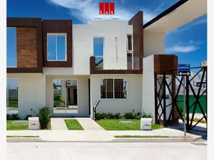 Casa en venta en C. Monte Subasio, Residencial Trento, 36833 Gto., México.