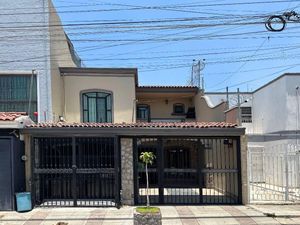 Casa en Venta en Jardines de la Paz Guadalajara