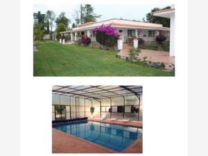 Casa en venta en Bosques de la Florida 1, Bosques de la Florida, San Luis  Potosí, San Luis Potosí, 78394. Hospital Mar Charbel, Parroquia de Corpus  Christi, Cinépolis Sendero