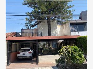 Casa en Venta en Pinar de La Calma Zapopan