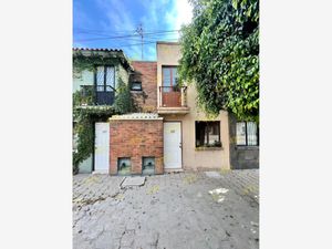 Casas en venta en La Alameda, León, Gto., México, 37204