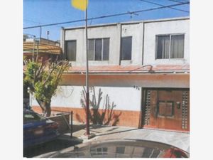 Casa en Venta en Pensador Mexicano Venustiano Carranza