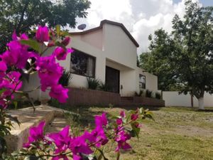 CountryHouse en Venta en El Derramadero Saltillo