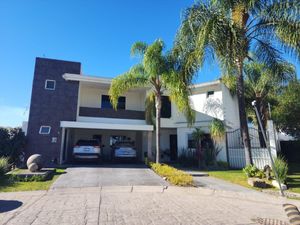 Casa en Venta en Royal Country Zapopan