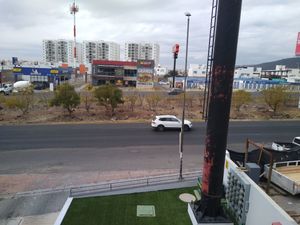 LOCALES EN RENTA PLANTA BAJA 83m2 1er PISO 100M2  ZONA EL REFUGIO QRO.