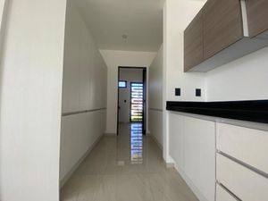 Estrena casa con doble altura y roof garden en Lomas de Juriquilla!