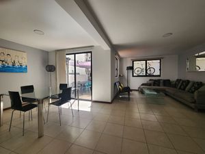 Bonita casa en privada con alberca en Cumbres del Lago !