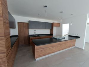 Amplia casa nueva en venta en Grand Juriquilla !