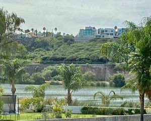 Espectacular residencia en venta con increíble vista al lago!