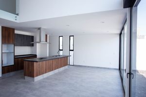 Moderna casa en venta con doble altura, excelente opción en Turquesa.