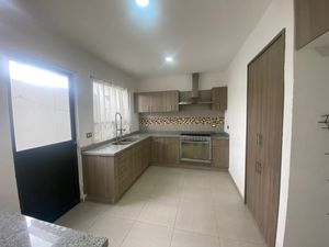 Linda casa en venta entre Santa Rosa Jauregui y Juriquilla !