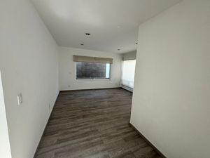 Amplia casa en venta en venta en Cumbres del Lago ! Precio de oportunidad!