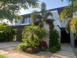 Casa en Renta en Yucatán Country Club Mérida