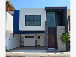 Casa en Venta en Las Lomas Residencial Alvarado