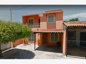 Casa en Venta en Lomas del Centenario Villa de Álvarez