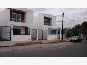 Casa en venta en Avenida Jose Maria Morelos, La Luz Francisco I. Madero,  Córdoba, Ver., 94480.