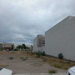 Terreno en venta la reserva  Queretaro 11m de frente