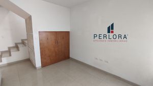 PERLORA RENTA casa en coto al Poniente Residencial Valle del Río San Pedro