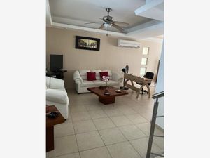 Casa en Venta en Las Lomas Residencial Alvarado