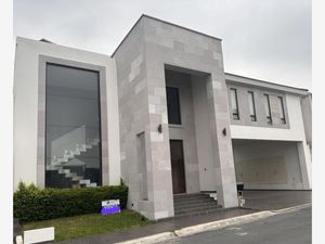 Casa en Venta en Valle de Cristal Monterrey