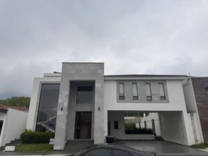 Casa en Venta en Valle de Cristal Monterrey