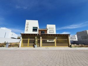 Casa en Renta en Pedregal de Vista Hermosa Querétaro