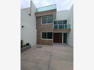 Casa en Venta en ARBOLEDAS DE LOMA BELLA Puebla