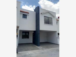 Casa en Venta en Residencial la Carcaña Santiago Momoxpan San Pedro Cholula