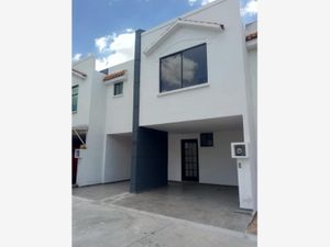 Casa en Venta en Residencial la Carcaña Santiago Momoxpan San Pedro Cholula