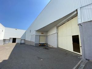 Acceso Principal de bodega 1,600 m2