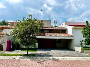 Casa en Venta en Ciudad Bugambilia Zapopan