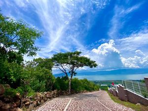 Terreno en Venta en San Pedro Tesistán Jocotepec