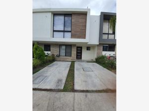 Casa en Renta en Residencial el Refugio Querétaro