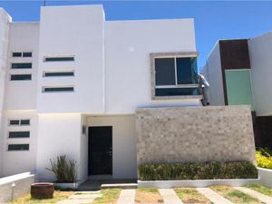 Casa en Renta en Residencial el Refugio Querétaro