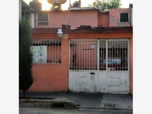 Casa en venta en SECCION CTM 4 . EL ROSARIO, Azcapotzalco, Ciudad de  México, 02100.
