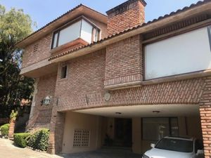 Casa en Venta en Lomas de Tecamachalco Naucalpan de Juárez