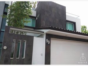 Casa en Venta en Las Lomas Residencial Alvarado