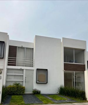 VENTA DE CASA EN RESIDENCIAL LA VIDA CON RECAMARA EN PLANTA BAJA