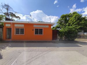 Terreno con construcción en Esquina en Venta en Cristo Rey, Escuintla