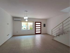 Casa en Venta en Las Lomas Residencial Alvarado