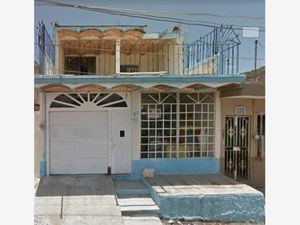 Casa en venta en Copal 00, Santa Cecilia, Tepic, Nayarit, 63023.