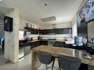 Casa en Venta en Las Lomas Residencial Alvarado