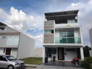 Casa en Venta en Fracc Arboledas del Pedregal Puebla