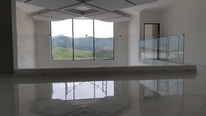 Casa en Venta en Sierra Alta, 4 Rec. , Alberca 100